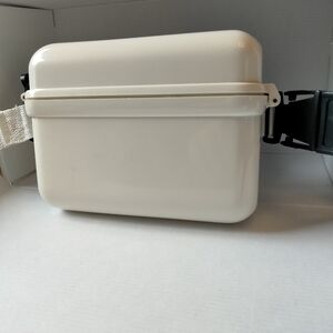 Vintage Unique White Hard Plastic Shell Fanny Pack Waistpack w/ Adjustable Strap